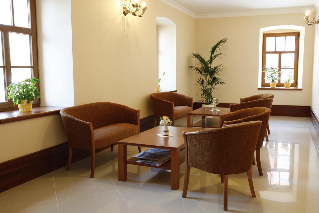 Hotel Majolika 莫德拉 外观 照片