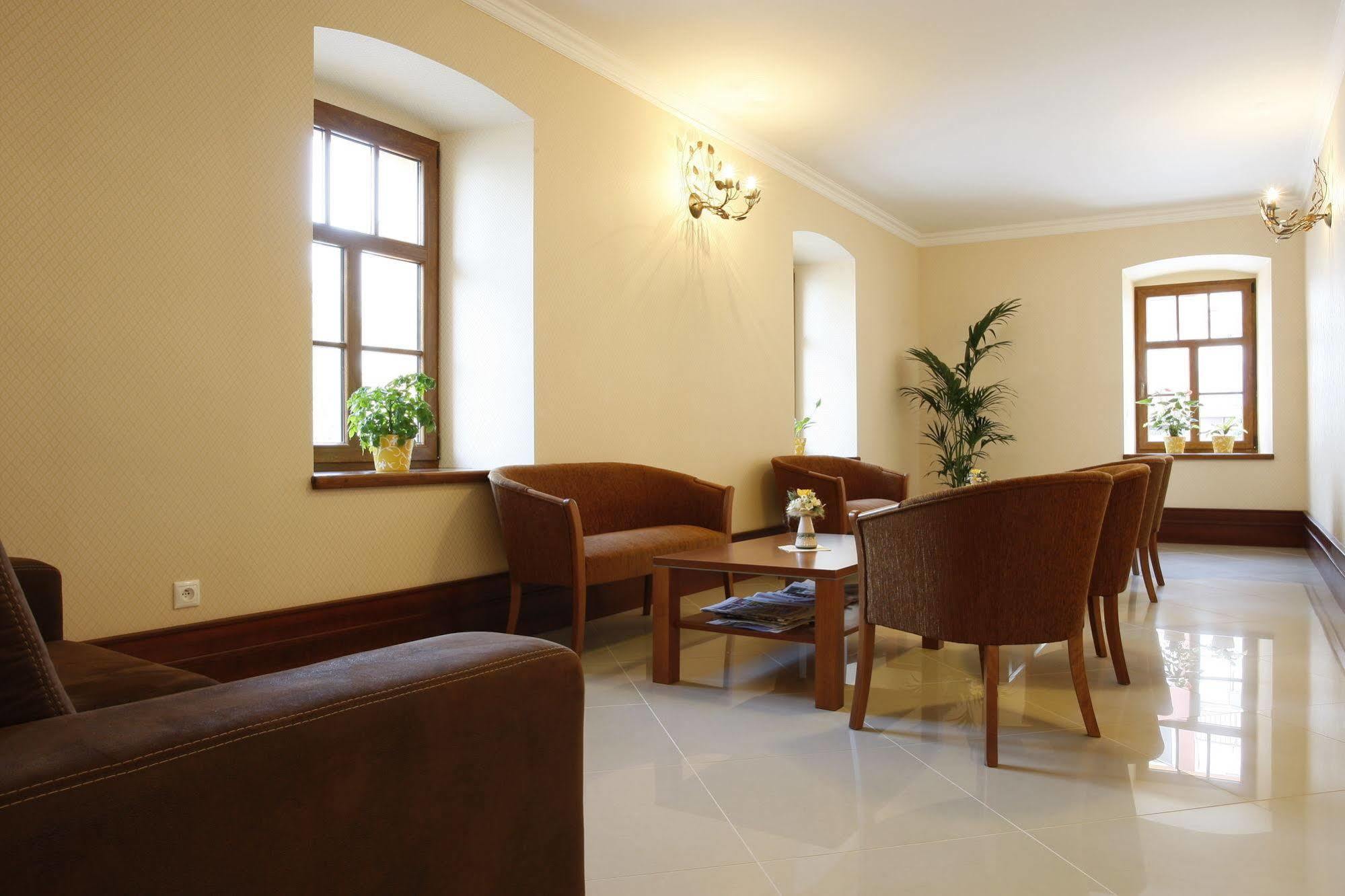 Hotel Majolika 莫德拉 外观 照片